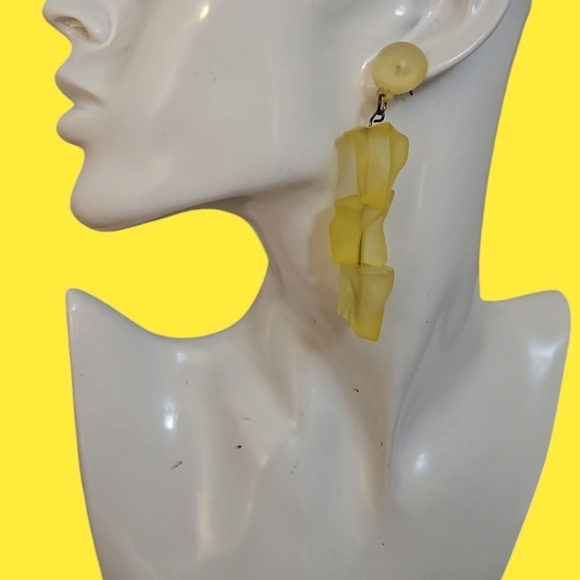 VTG 1980s Funky Frosted Yellow Freeform Acrylic Beaded Dangle Post Earrings - Picture 1 of 6